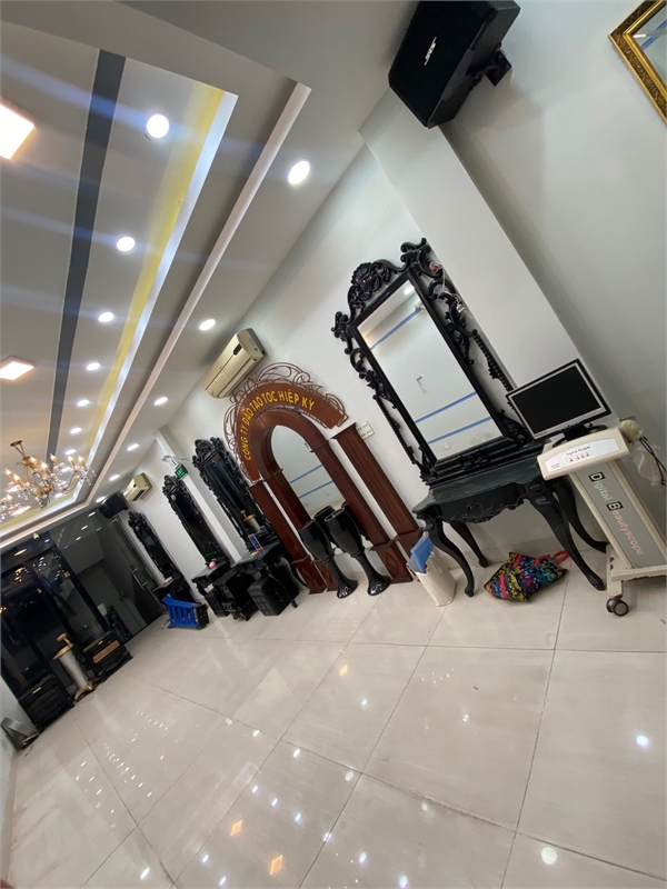 Cho thuê mặt bằng 1t2l kính đẹp đường trương công định, tpvt 13885005