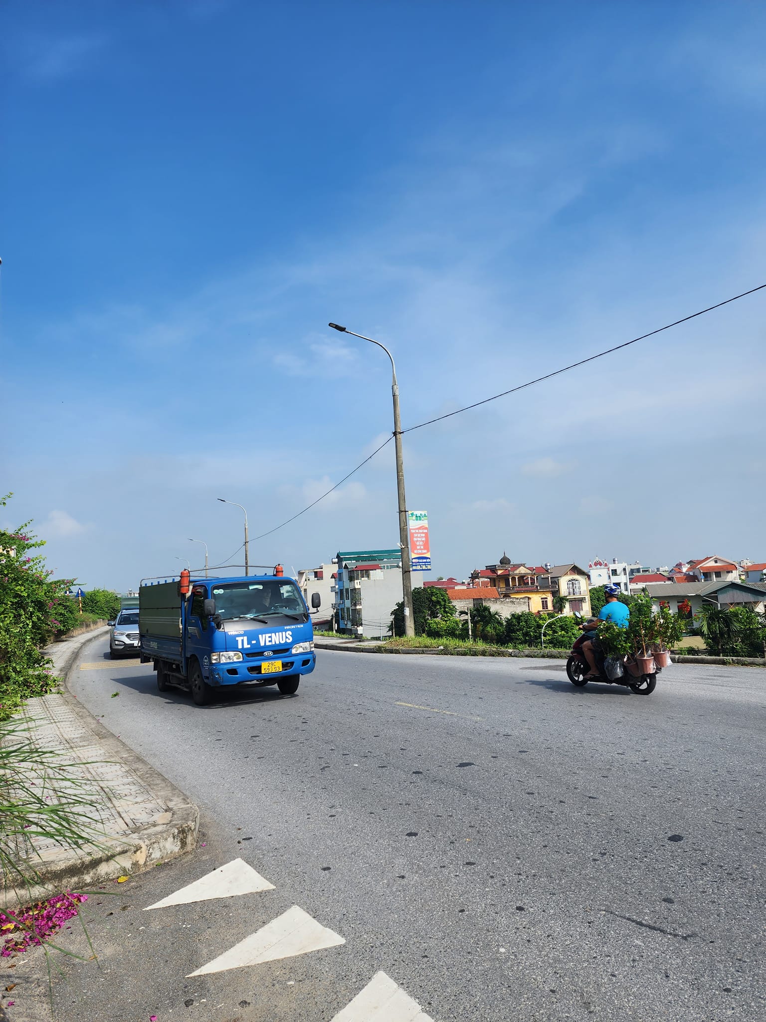 Bán nhà, Bát Khối, ô góc, ô tô tải tránh,KD ngày đêm, 40m, 2 tầng, 2.2 tỷ 13887689