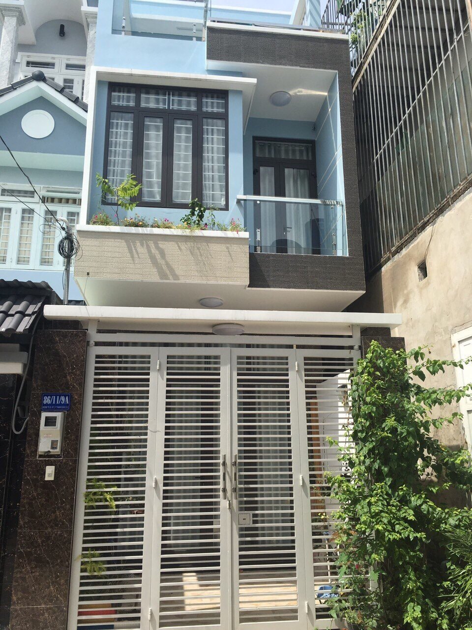 Cần bán gấp nhà sổ hồng chính chủ 3 tầng sạch sẽ tiện nghi Quận 12 13890144