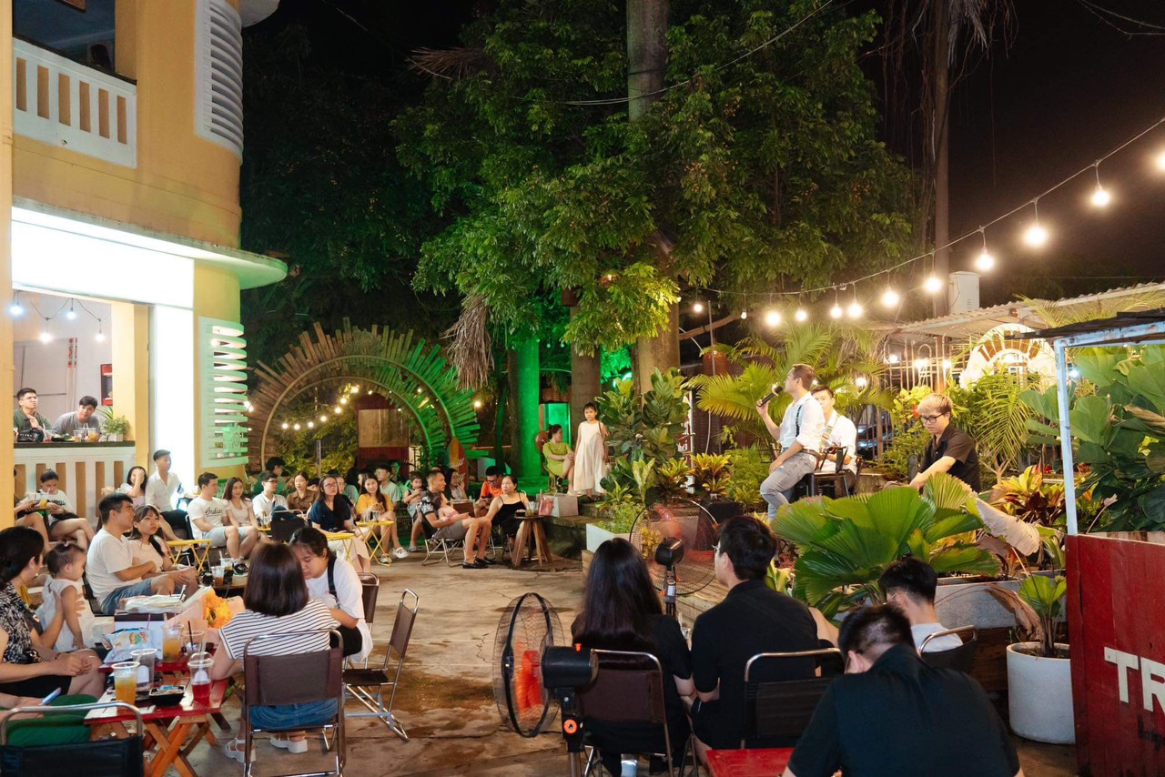 SANG NHƯỢNG QUÁN CAFE  ĐỊA CHỈ KHU TỔ HỢP REPUBLIC COMPLEX, SỐ 4 HOÀNG DIỆU, HỒNG BÀNG, HẢI PHÒNG 13893992