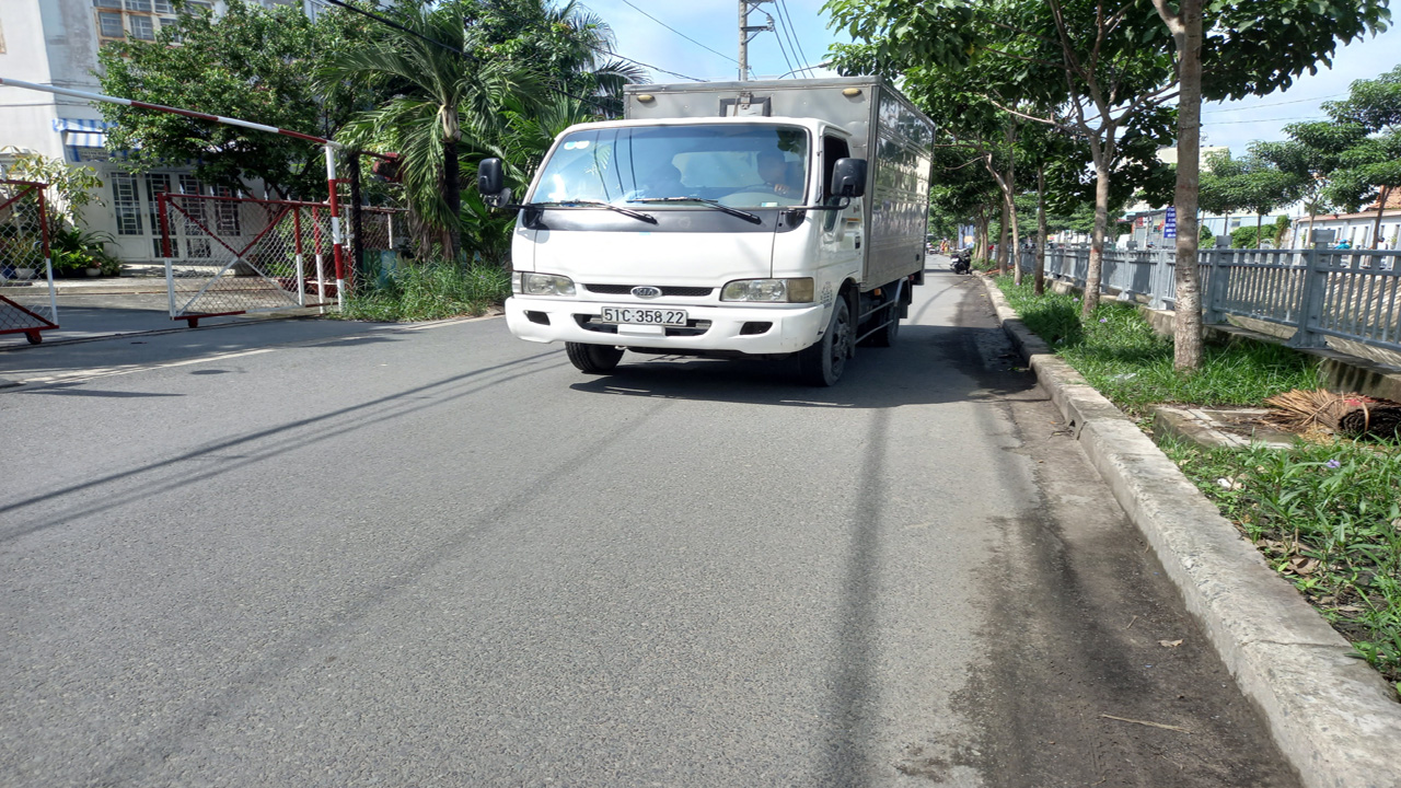 Bán nhà MẶT TIỀN Thạnh lộc 17 Phường THẠNH LỘC QUẬN 12, Ngan lớn 20m, Đ.6m, giá chỉ 30 tỷ 13903553