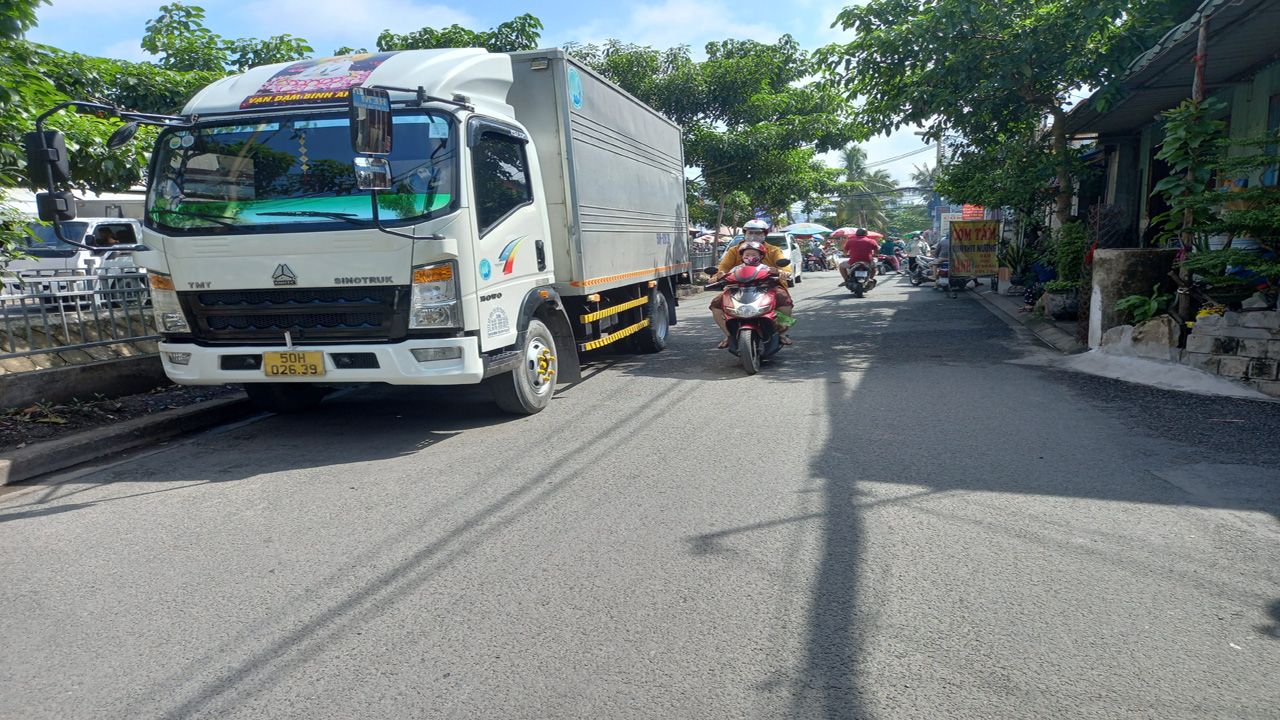 Bán nhà MẶT TIỀN Thạnh lộc 17 Phường THẠNH LỘC QUẬN 12, Ngan lớn 20m, Đ.6m, giá chỉ 30 tỷ 13903553