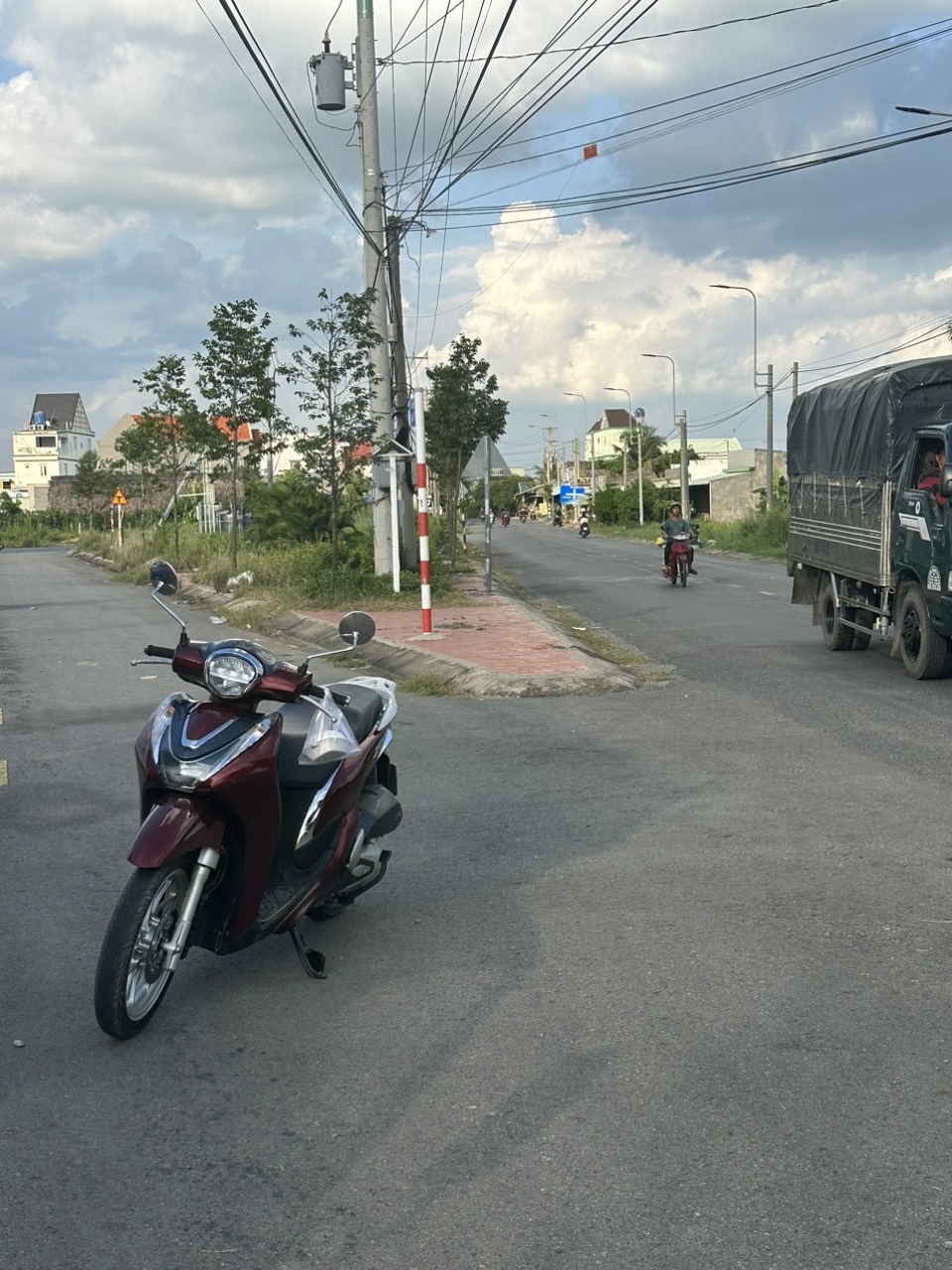 Cần bán 2 lô đất f0 ở ngây khu dân cư và khu công nghiệp An Nhựt Tân Tân Trụ Long An 13905013