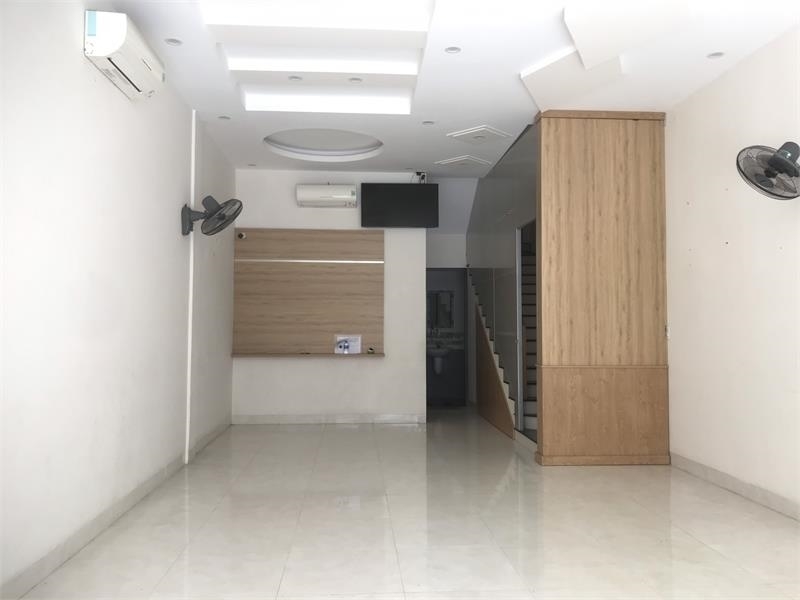 Cho thuê mặt bằng cạnh đường Lê lai, TPVT cửa kính máy lạnh đẹp 13911091