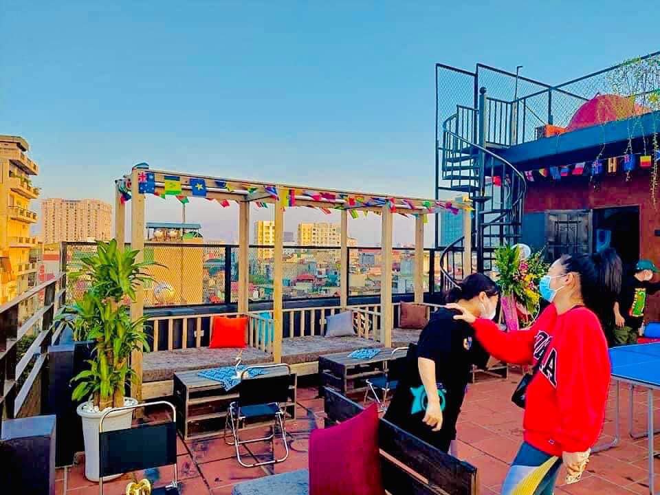 Cho thuê sân thượng kinh doanh cafe rooftop tại Nguyễn Phúc Lai , DTSD 150m2 , giá 15tr 13912129