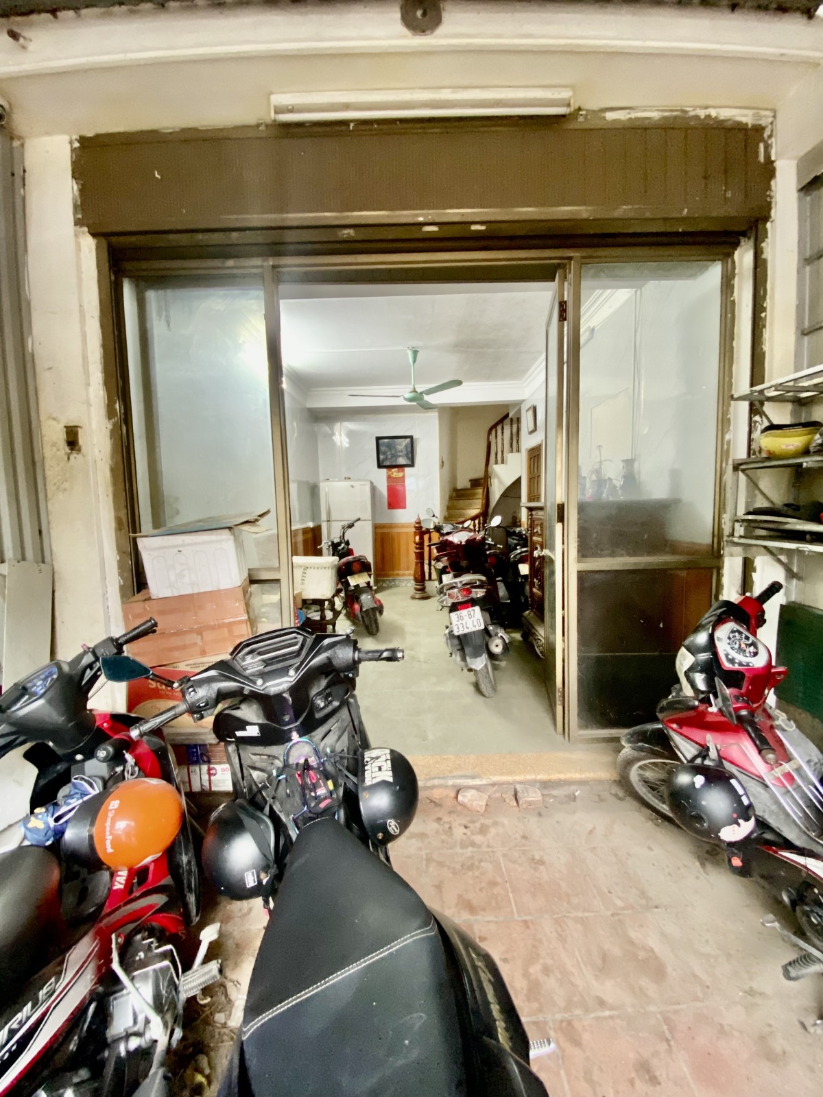 CẦN KHÁCH THUÊ NGUYÊN CĂN MẶT PHỐ GIẢI PHÓNG, HBT, KINH DOANH TỐT 13921424