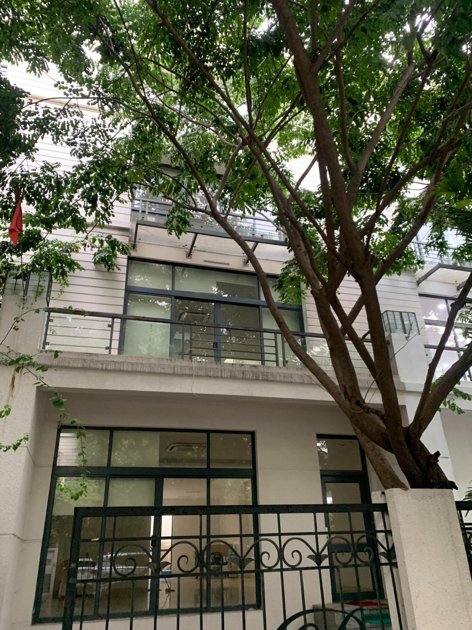 Cho thuê biệt thự 150m2x 5T khu đô thị Pandora Thanh Xuân, làm văn phòng, trung tâm dạy học… 13925830