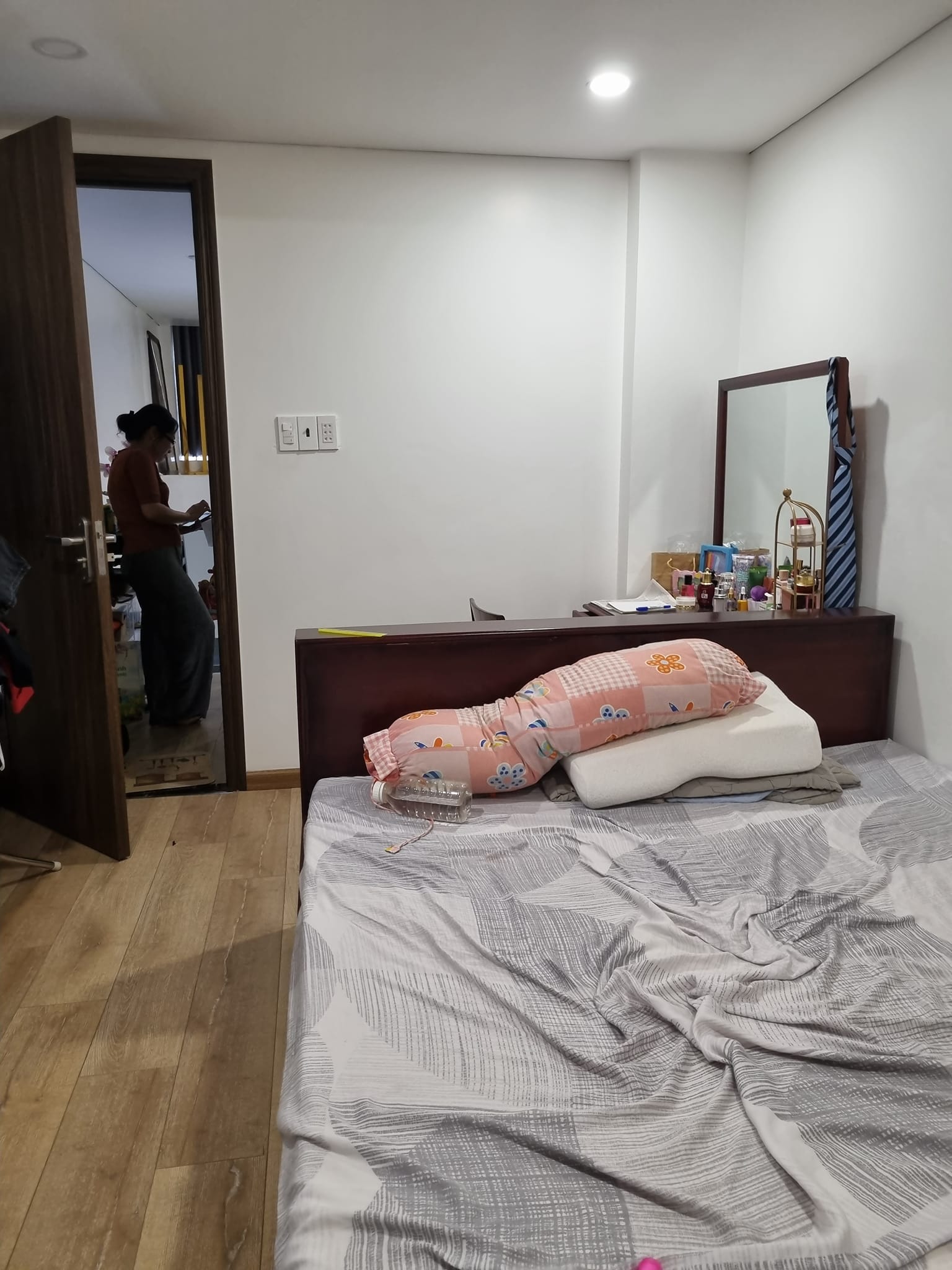 Bán gấp nhà đẹp hẻm thông Nguyễn Đình Chiểu, Q3 khu dân trí 4 tầng, 3PN, sổ đẹp, 40m2, 7 tỷ  13926239