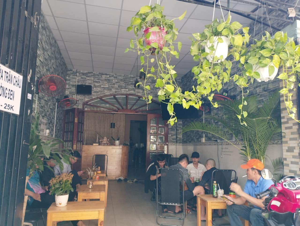 CẦN SANG QUÁN CAFE ĐỐI DIỆN CỔNG CHÍNH BV 175  ĐỊA CHỈ 799/9 NGUYỄN KIỆM, PHƯỜNG 3, GÒ VẤP, THÀNH 13927207