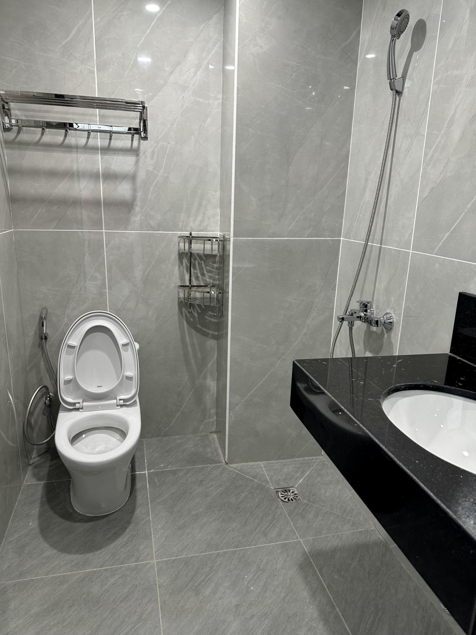 Cho thuê nhà nguyên căn mới xây 50 m2x5 tầng số 7 ngõ 121 Lê Thanh Nghị, Hai Bà Trưng 13928749