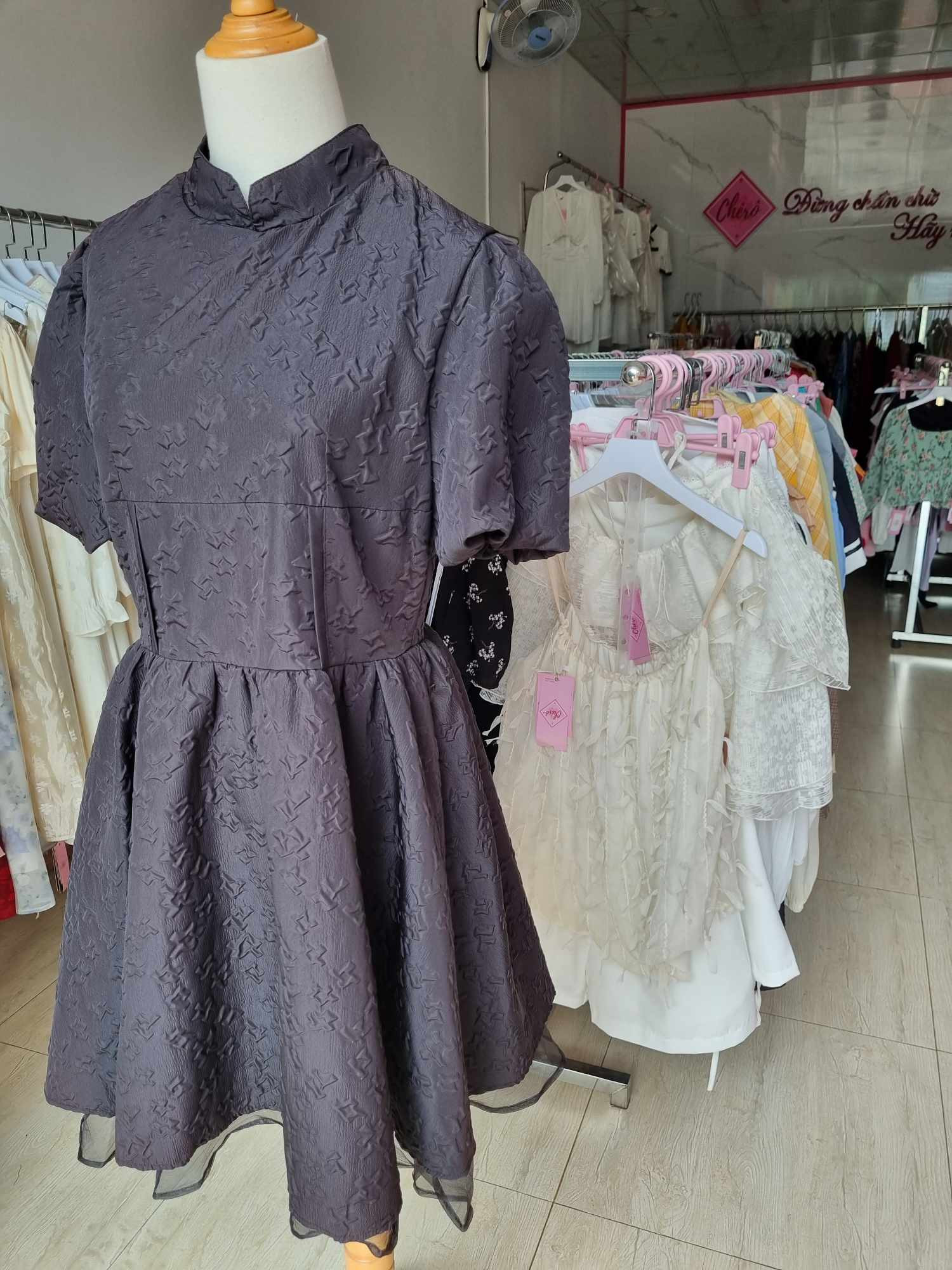 THANH LÝ TOÀN BỘ ĐỒ TRONG SHOP * ĐỊA CHỈ 302 TRẦN PHÚ, THỊ TRẤN GIA RAY, XUÂN LỘC, ĐỒNG NAI 13930576