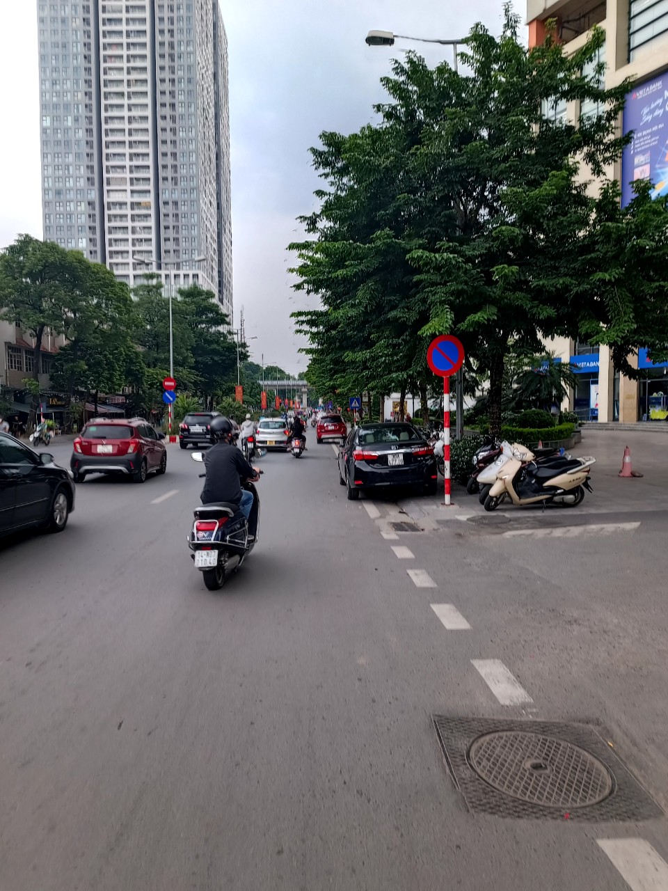 Bán nhà mặt phố  kinh doanh Vạn Phúc, Hà Đông vỉa hè siêu rộng, ô tô dừng đỗ, kinh doanh sầm uất 66m, 5 tầng. LH 0962780005
 13937380