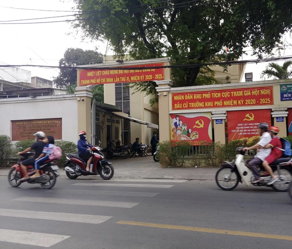 Bán nhà mặt tiền ngang 4.3m Nguyễn Văn Nghi 80m2 C4 gần PCC Số 5 KD đa ngành 15.5 tỷ. 13937431
