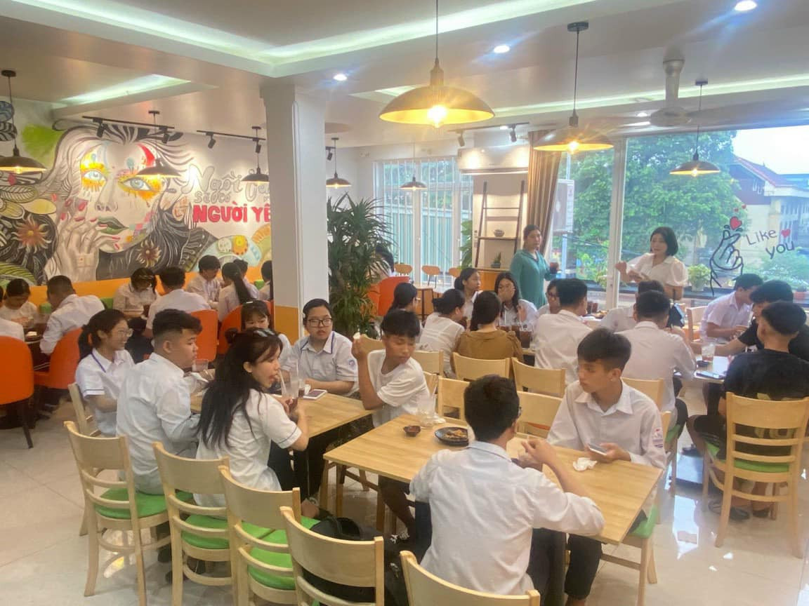 Em sang nhượng lại toàn bộ cửa hàng Địa chỉ: 158 Đường Máng Nước, An Dương, Hải Phòng 13941669