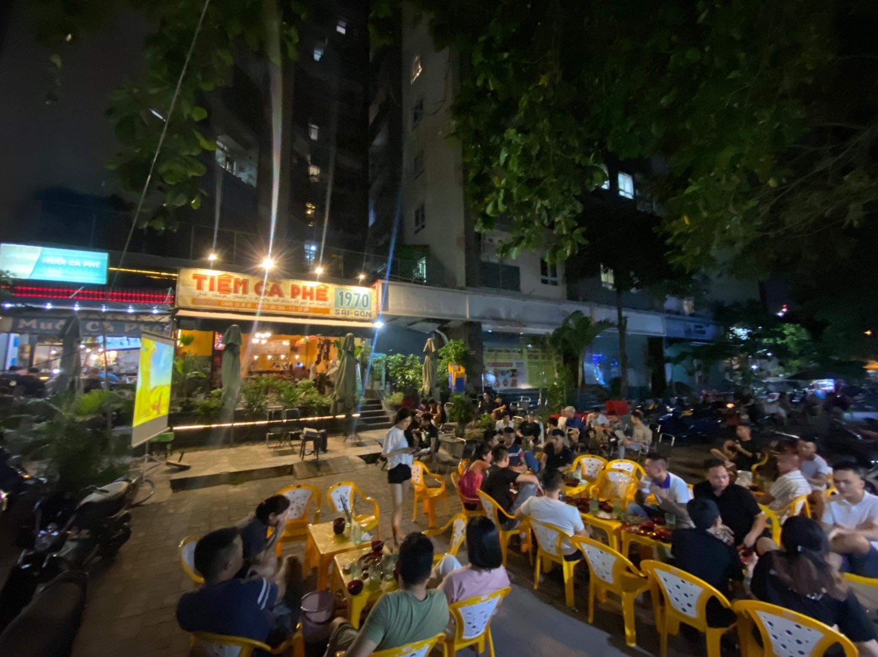 SANG NHƯỢNG QUÁN CAFE ĐỊA CHỈ G2, CT1, CHƯNG CƯ HÀ ĐÔ, PHƯỜNG 3, GÒ VẤP, HỒ CHÍ MINH 13949353