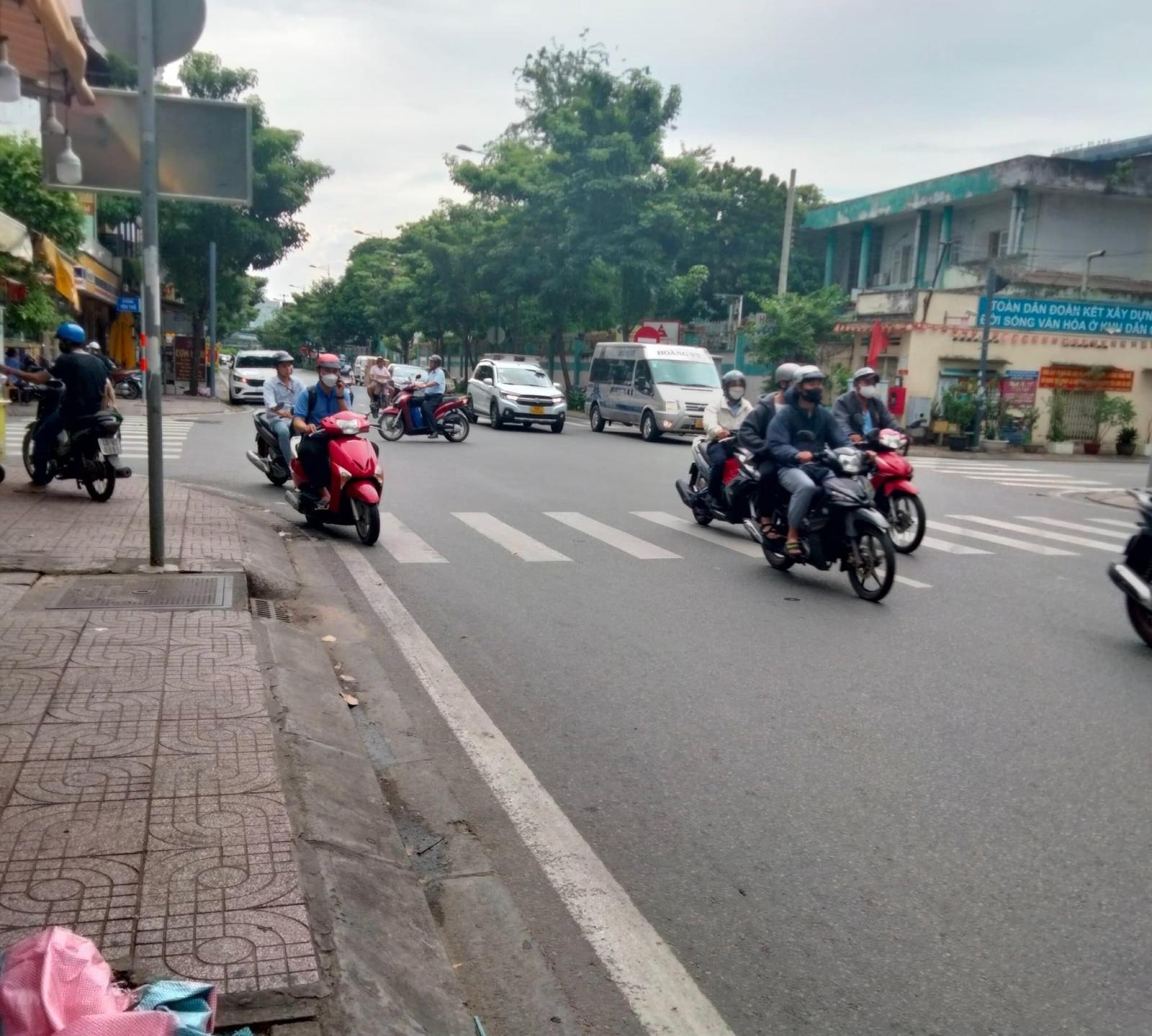 Bán nhà Mặt tiền Hồng Hà - Ngay Sân bay Tân Sơn Nhất, DT:4.2x22m, 2 tầng cũ, giá 22.9 tỷ. 13955013