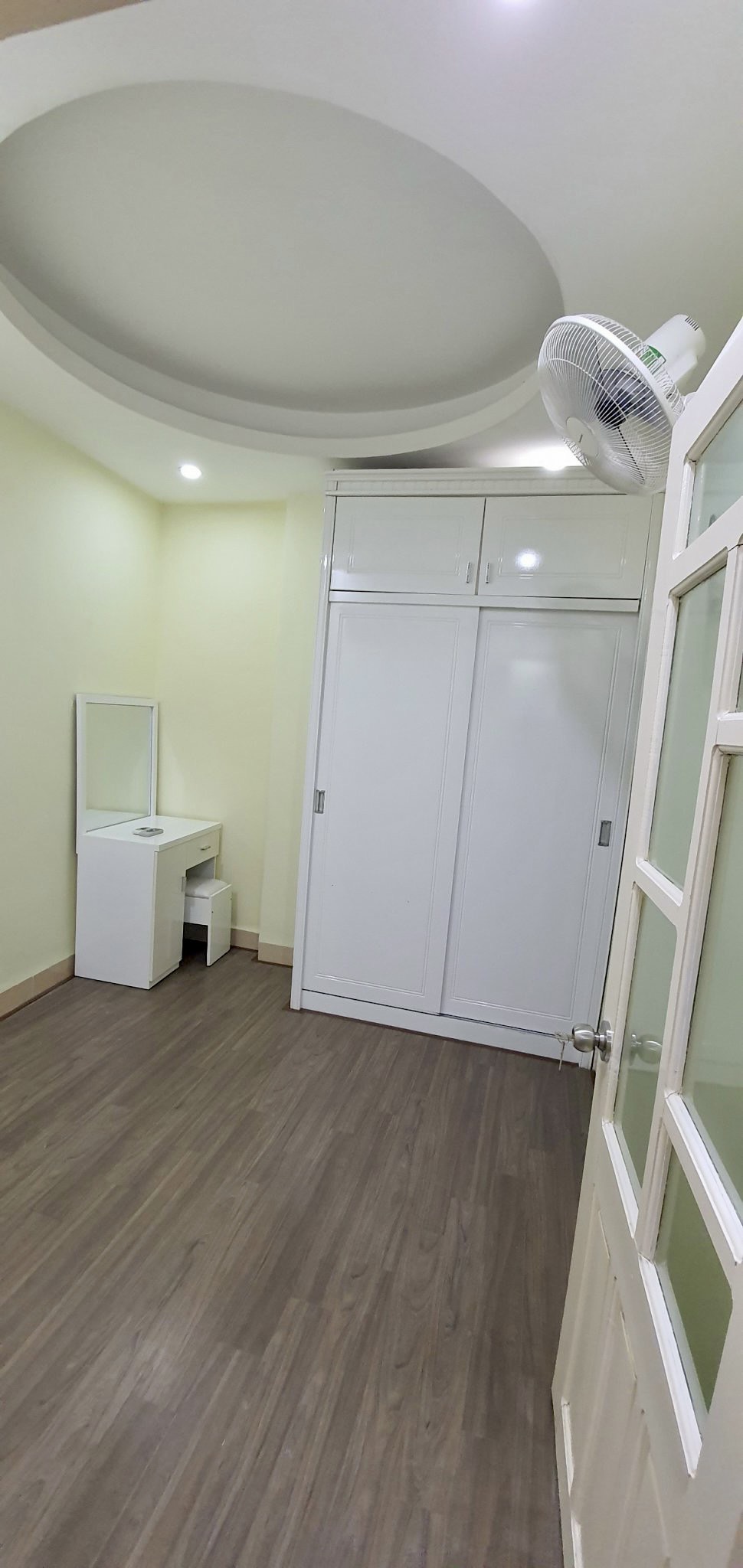CHO THUÊ CĂN HỘ CCMN ÔTÔ ĐỖ CỬA 2 NGỦ 2 WC, FULL ĐỒ ĐỦ TIỆN NGHI, MẶT PHỐ KHƯƠNG ĐÌNH 13971737