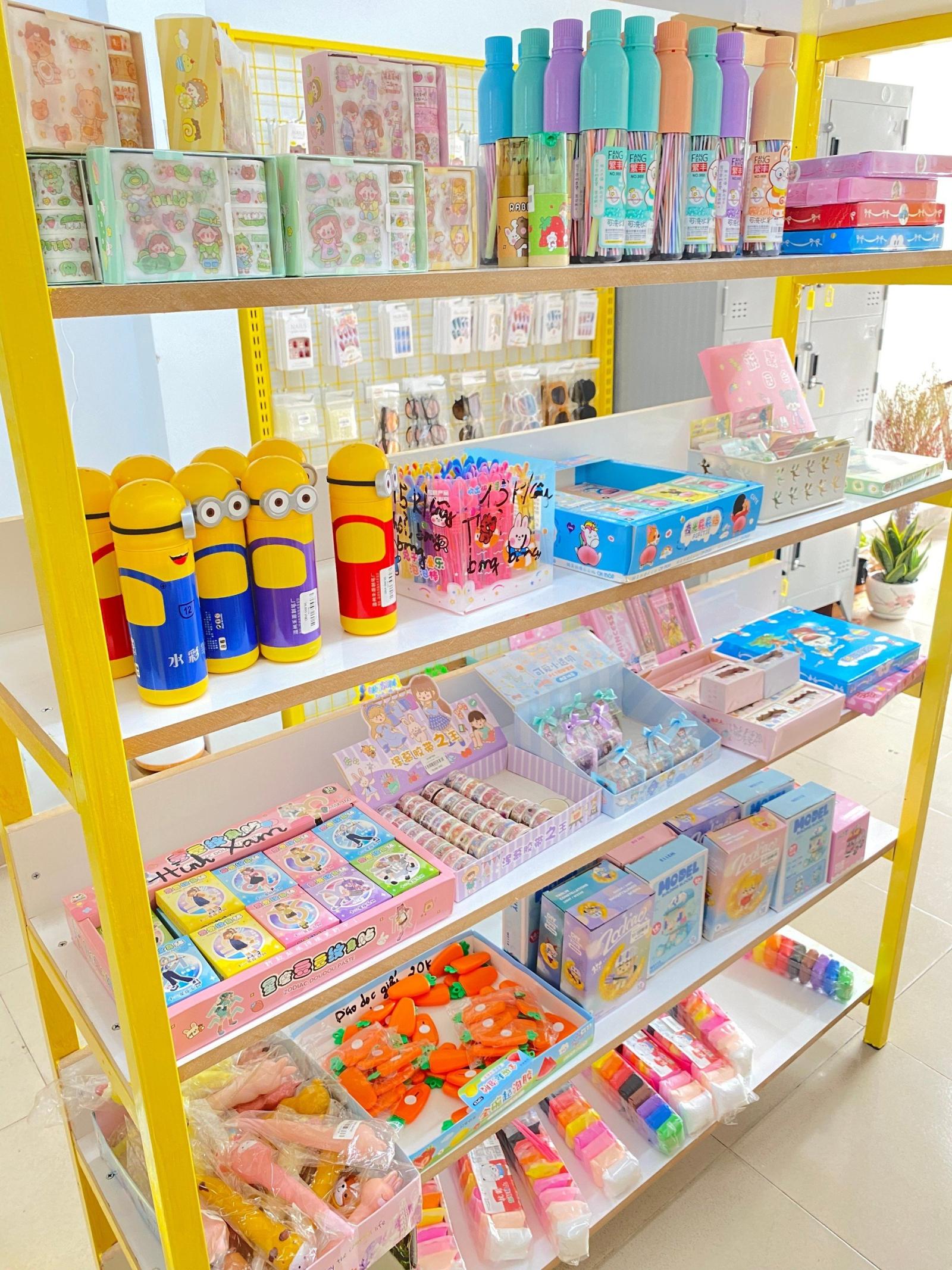 SANG NHƯỢNG TOÀN BỘ TIỆM PHỤ KIỆN - VĂN PHÒNG PHẨM - QUÀ TẶNG 13979299