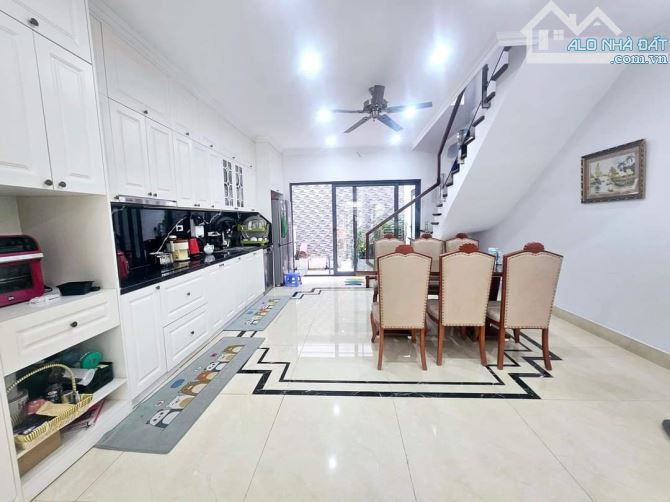 Bán Biệt thự Vàng, cạnh Vin Tây Mỗ, 185m, MT 10, vỉa hè ô tô, kinh doanh nhỉnh 15 tỷ 13982911