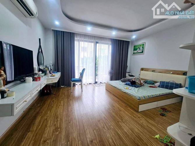 Bán Biệt thự Vàng, cạnh Vin Tây Mỗ, 185m, MT 10, vỉa hè ô tô, kinh doanh nhỉnh 15 tỷ 13982911