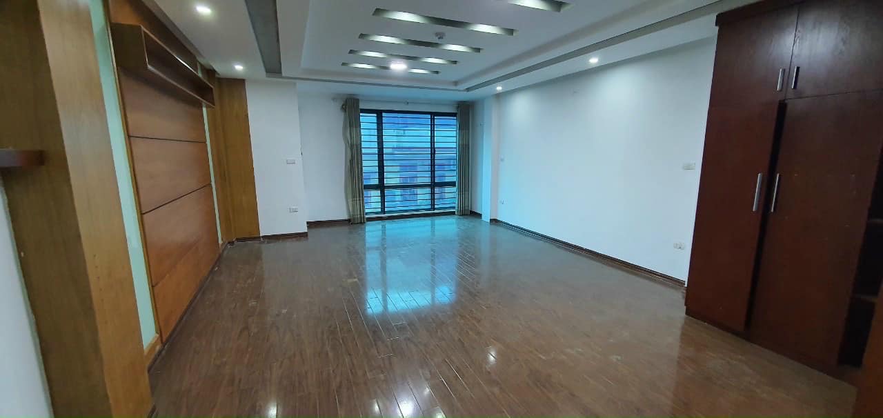 Tc 12 tỷ  Nhà Trần Quốc Hoàn, 60m2 5T thông sàn t.máy, mặt 5m Phân lô, ô tô, dân trí cao, an sinh, Kinh Doanh VP đỉnh 13983520