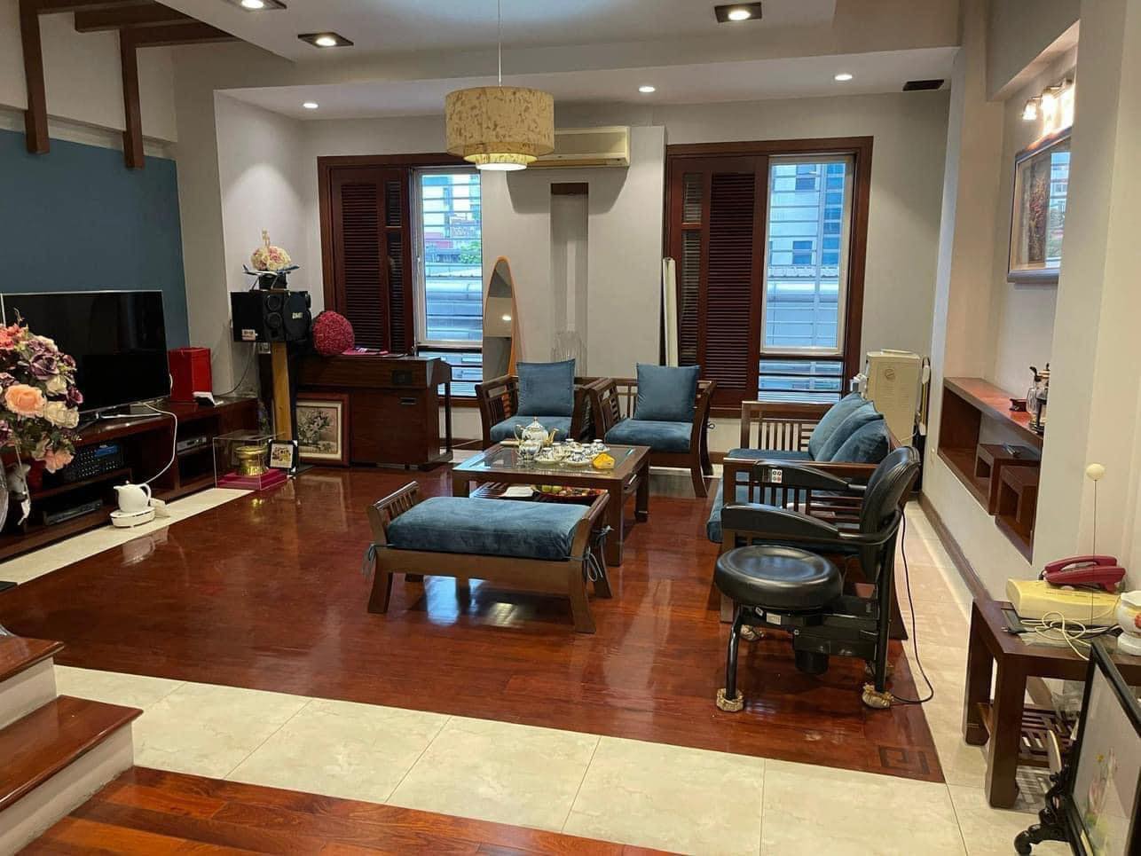 nhà đẹp lô góc Nguyễn Văn Cừ, 86m x 4tầng, mặt tiền 6m, gara, ôtô dừng đỗ 13984559