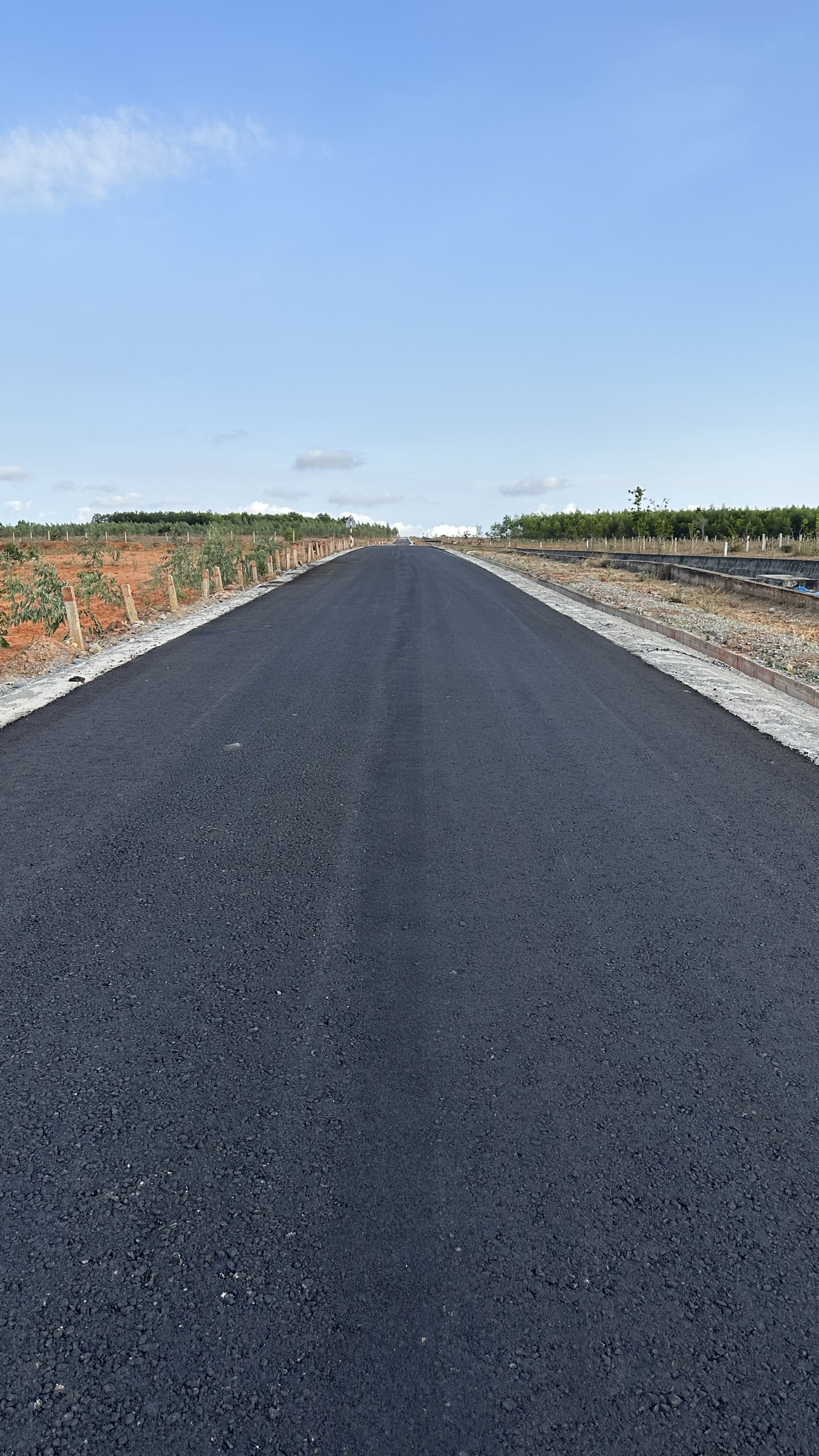 ✅ 90 NGÀN/M2 - ĐẤT PHAN THIẾT - BÌNH THUẬN - 2 THỬA LIỀN KỀ - 4ha

 13984861