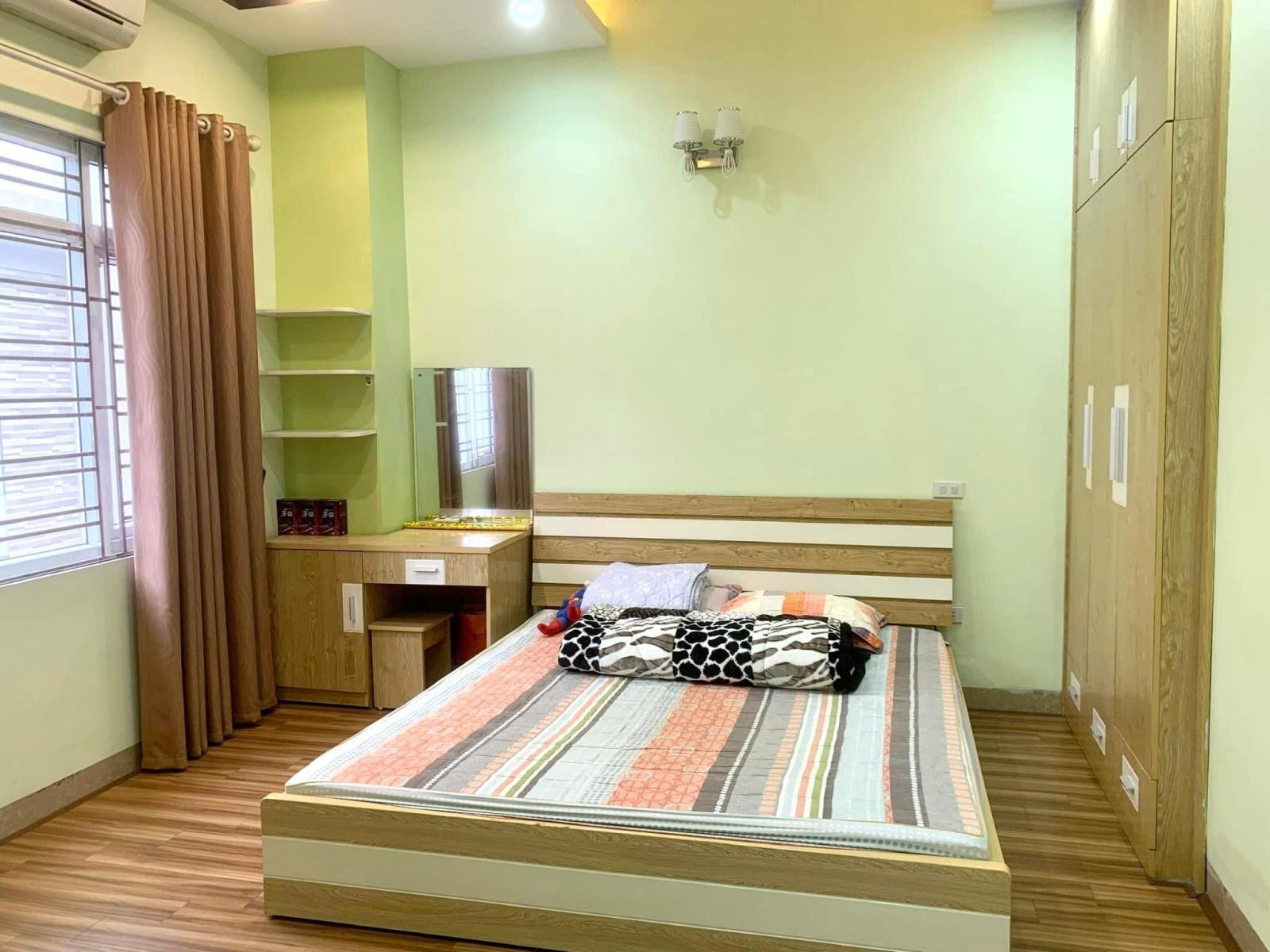 bán nhà Cổ Linh-Đàm Quang Trung, 75m x 4tầng, mặt tiền 9m, gara, kinh doanh 13989608