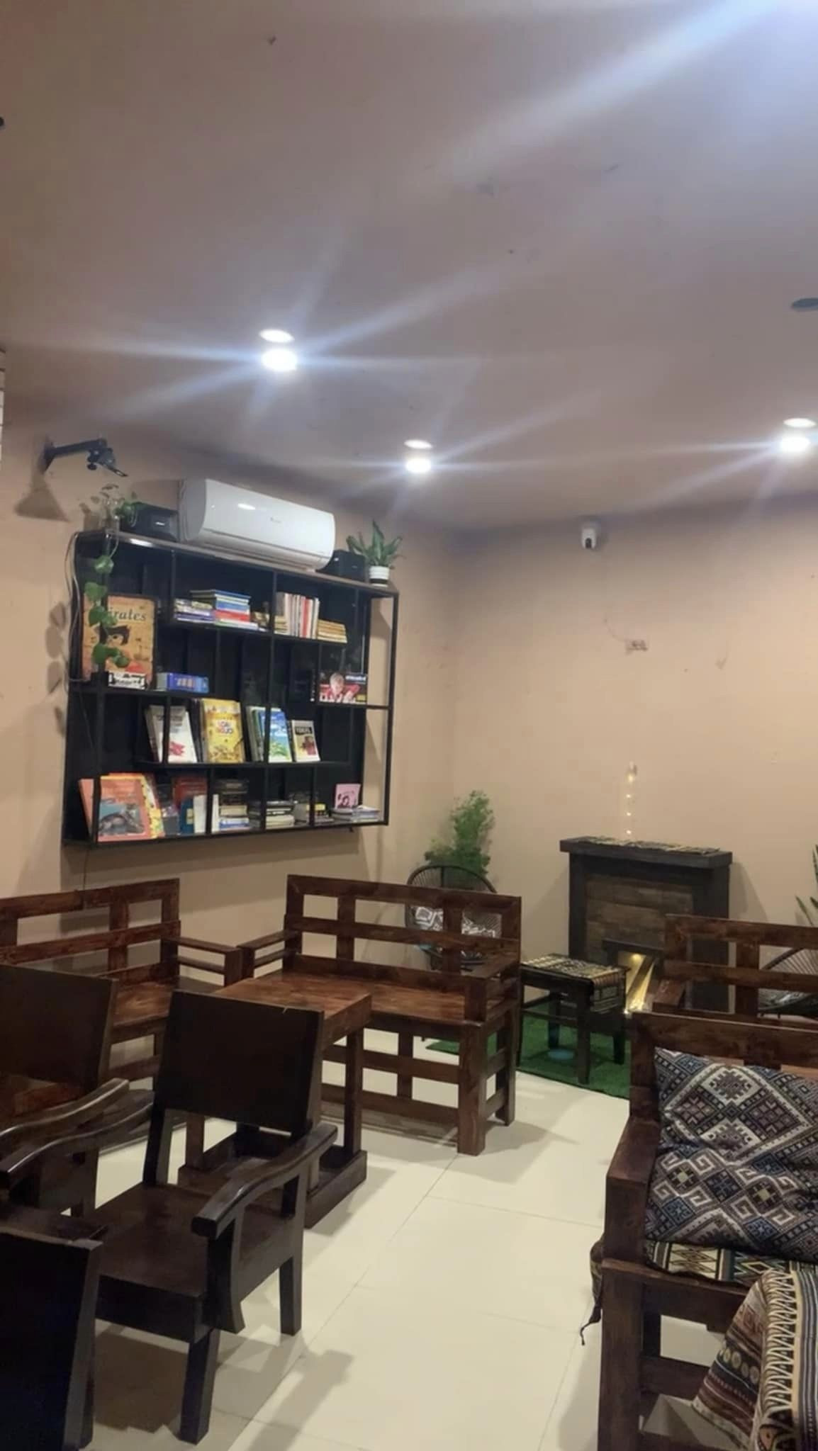 Nhượng GẤP quán CAFE phố Láng Hạ - Ba Đình giá khởi nghiệp 13998412