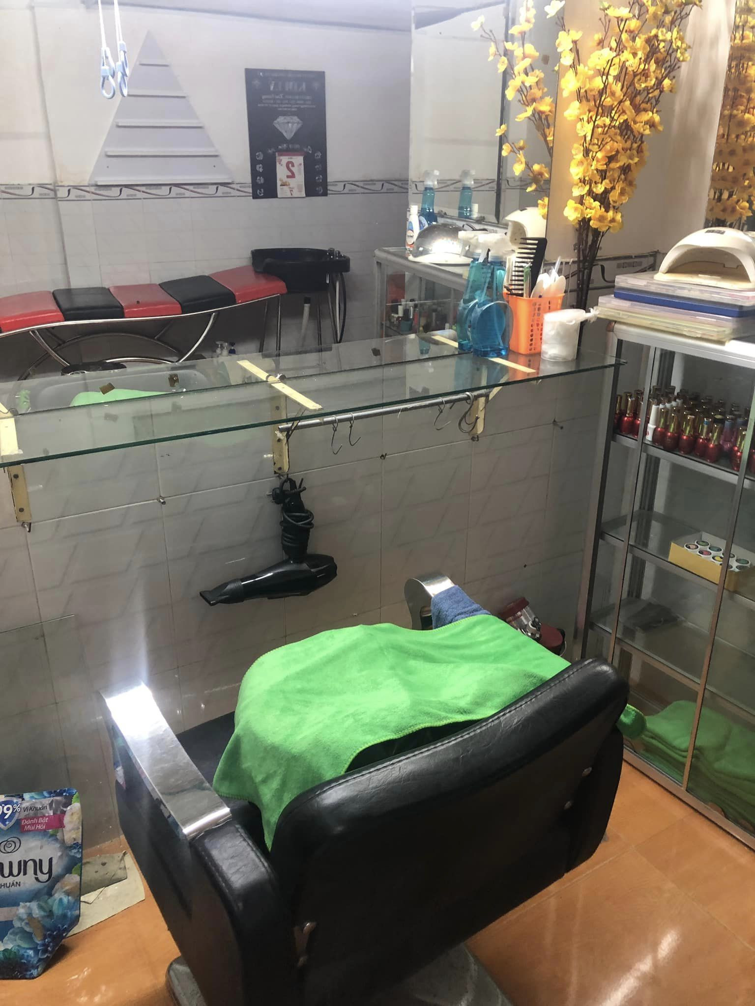 CẦN SANG TIỆM NAIL HOẶC CHO THUÊ LẠI Ở Đường huỳnh tấn phát hẻm thông lớn 14001321