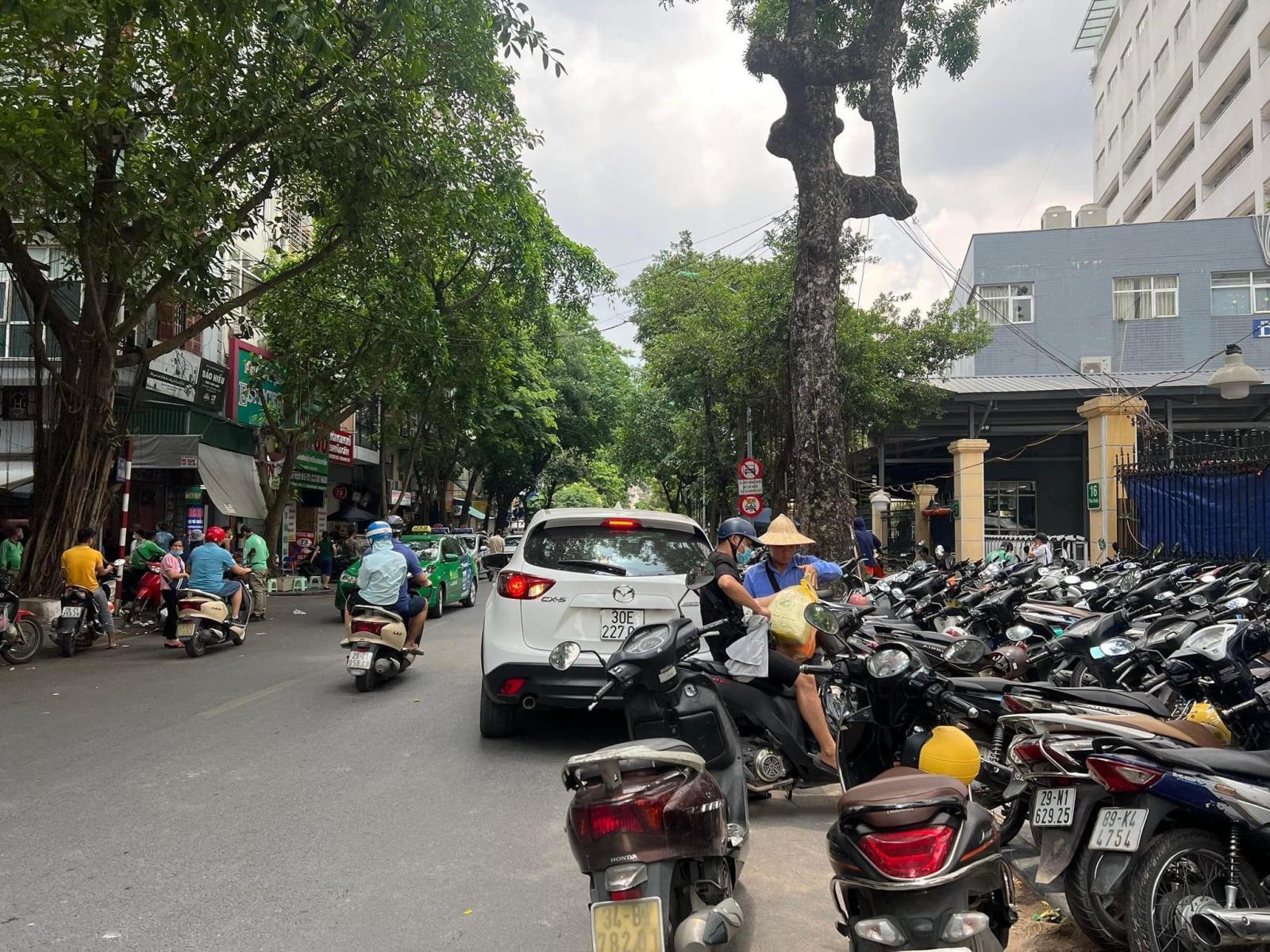 bán nhà 2 tầng, mặt phố cổ Hoàn Kiếm, 530m, mặt tiền 11.5m, nở hậu, vỉa hè, ôtô 2 chiều, full thổ cư 14003505