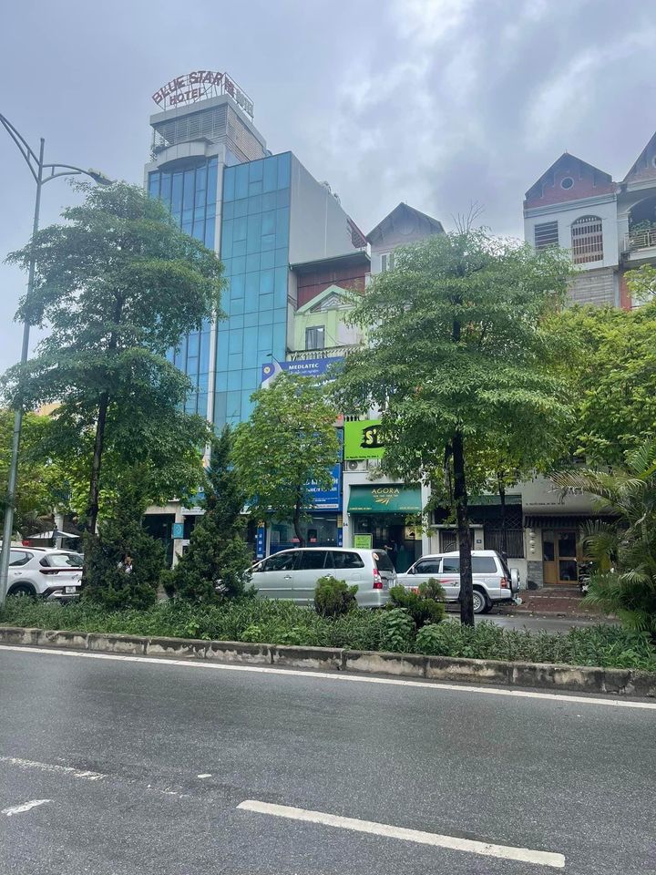 [ ĐẲNG CẤP] TÒA VP MẶT PHỐ NGUYỄN HOÀNG 110M2, 9T, HÈ ĐÁ BÓNG, KD SẦM UẤT. 14009379