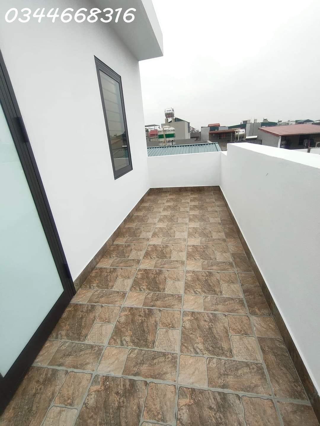 Bán nhà Ngô Gia Tự, Long Biên 20m ra đường ô tô, nhà mới 32m2, 5 tầng, giá 3,55 tỷ 14010517