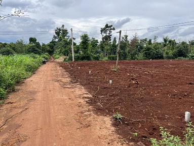 CẦN BÁN LÔ ĐẤT ĐẸP ĐỊA THẾ ĐẦU TƯ THUẬN LỢI TẠI XÃ SƯ SUÊ - HUYỆN CUMGAR - DAK LAK 14032617