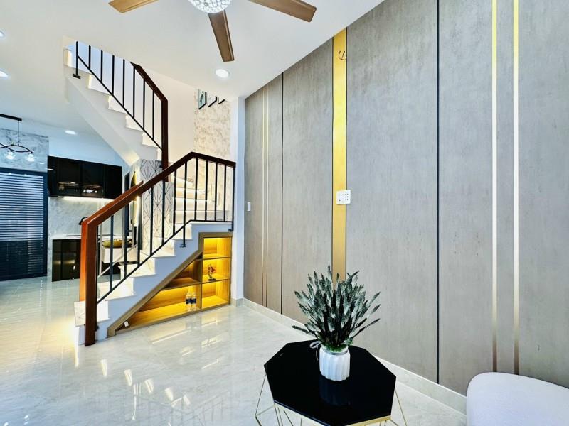 2 TỶ 550 CÓ LUÔN  CĂN NHÀ ĐẸP Ở NGAY QUANH TRUNG GÒ  VẤP CHỈ VIỆC DỌN VÀO Ở. 14033054