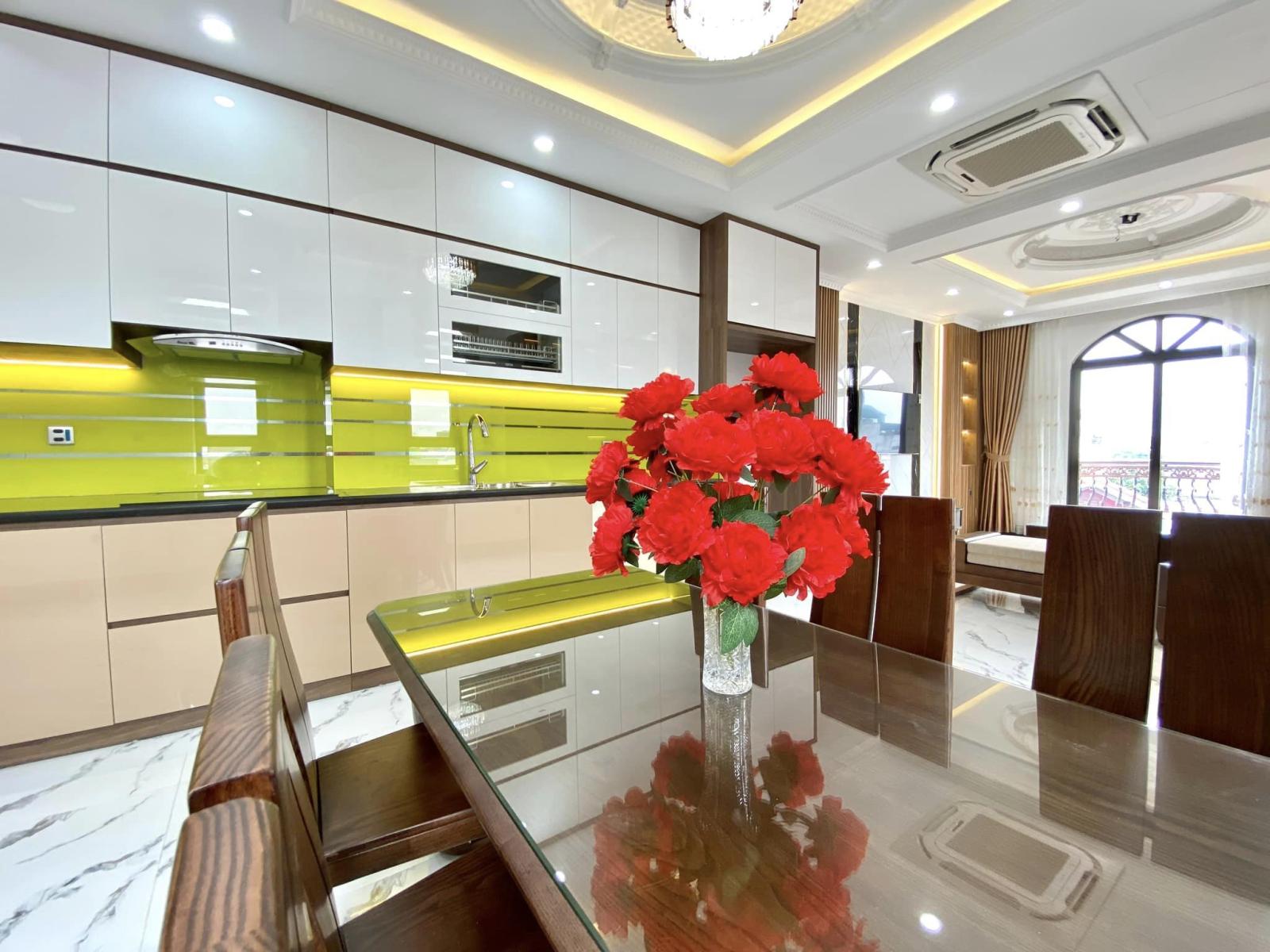 Siêu Phẩm Nhà Đẹp Việt Hưng, Long Biên 55m2, 6T giá 9,2 tỷ (ô tô vào nhà) 14043619