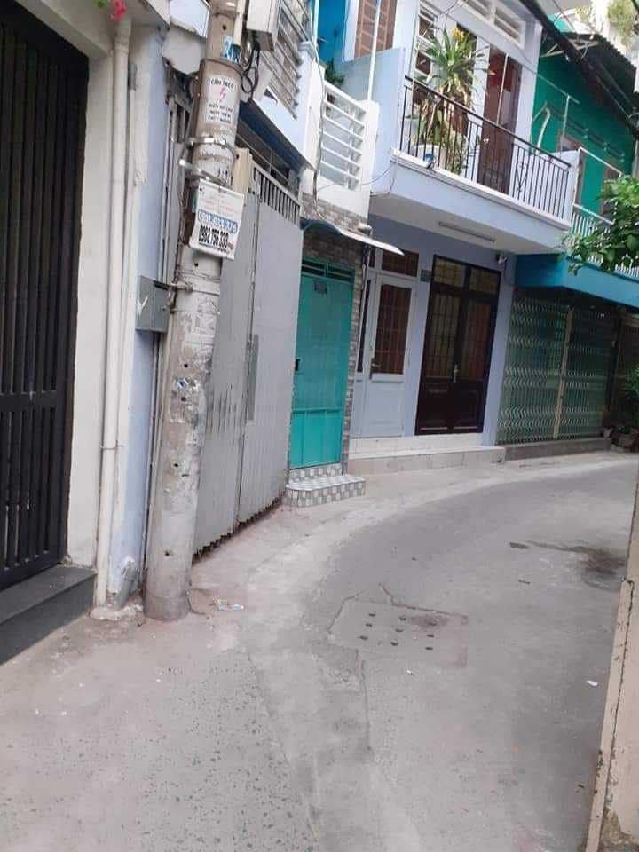 Nhà hẻm ô tô quay đầu, 3 tầng, sân thượng, ngay Phạm Văn Đồng. 14050642
