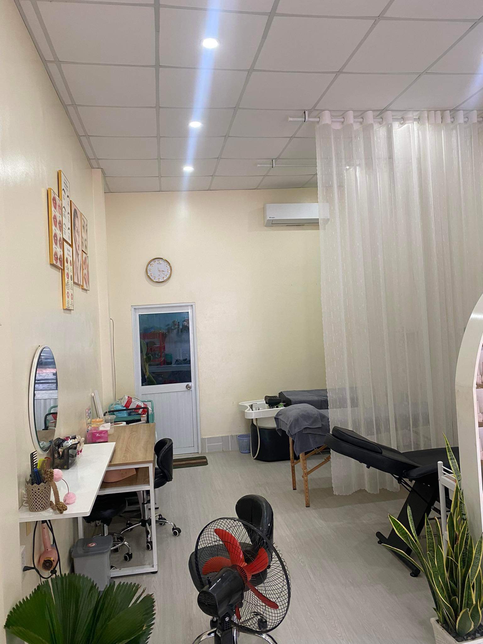 CẦN SANG NHƯỢNG LẠI TIỆM Địa chỉ: 82 Võ Văn Truyện - khu phố 1 - p2 - Tây Ninh 14052616