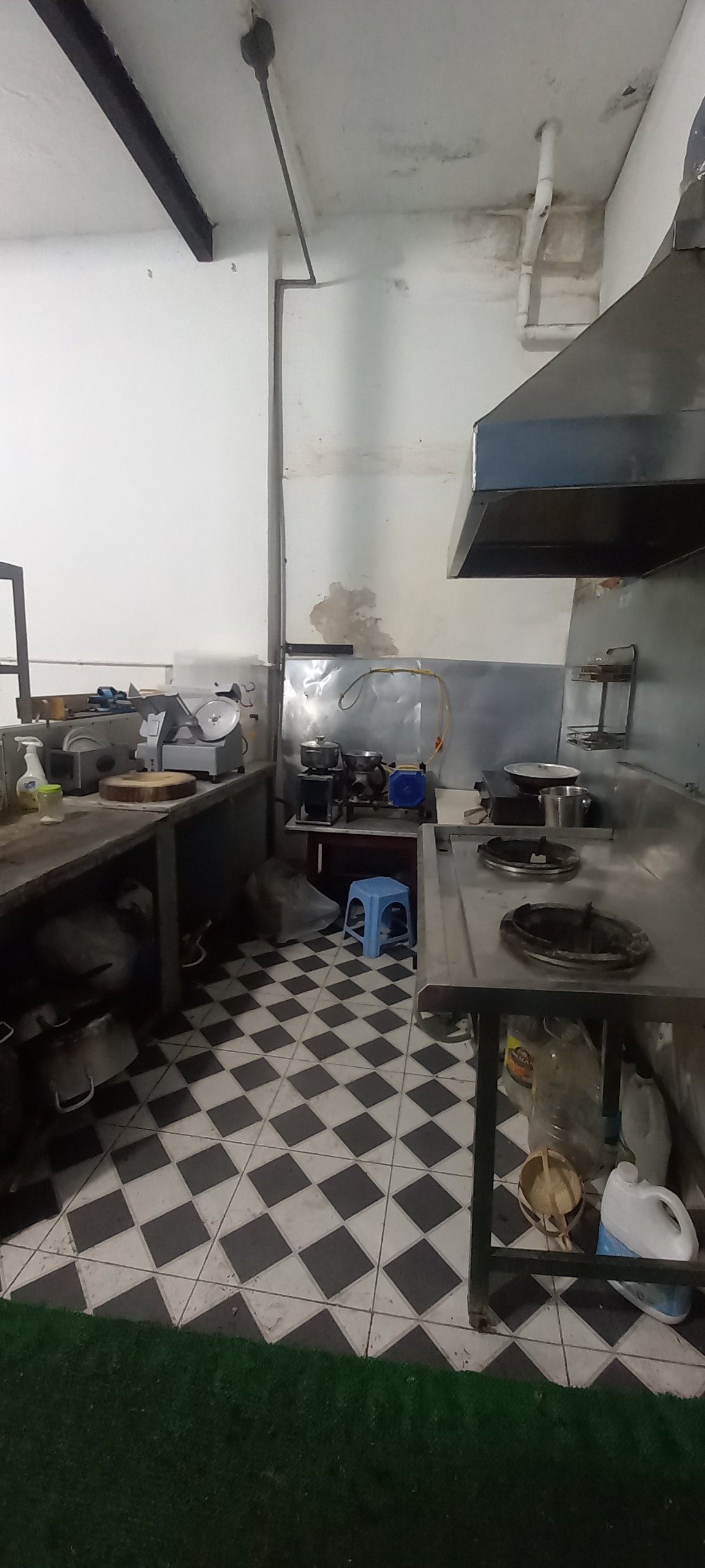 Cần nhượng lại hàng ăn 2 tầng tại khu Hồ Thành 14053063