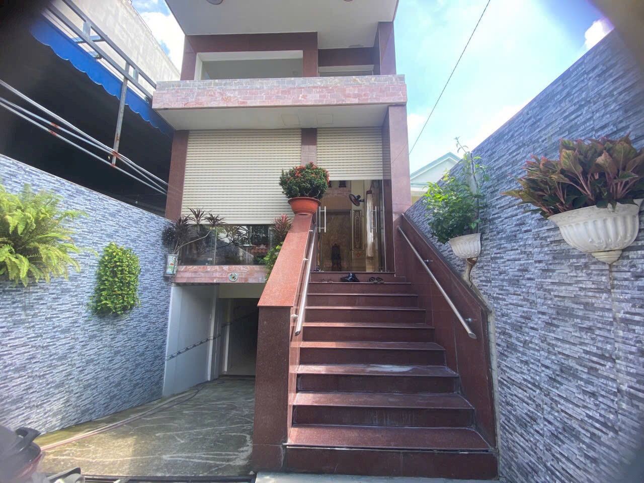 Bán nhà 5 tầng, có tầng Hầm, hẻm 6m, P. Linh Đông, dt 85m2 giá 10,5 tỷ 14071005