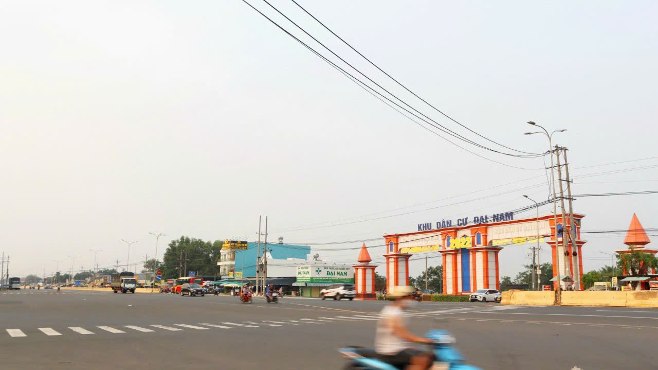 Ngộp nặng cần bán lô đất 2 mặt tiền ngay Thị trấn Tân Khai 14079537