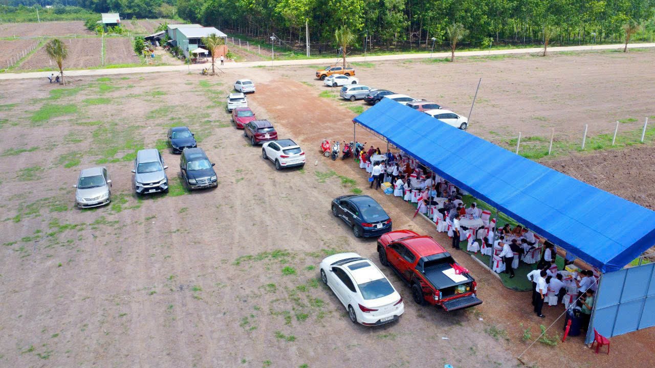 Ngộp nặng cần bán lô đất 2 mặt tiền ngay Thị trấn Tân Khai 14079537