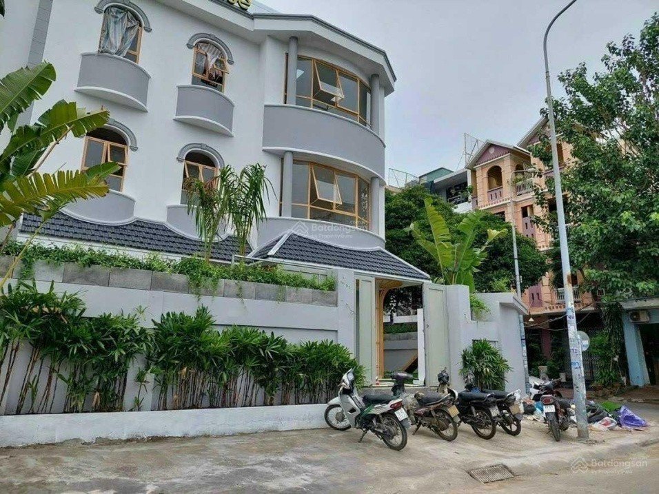 Biệt thự cổ giá siêu hời Bình Giã, P13, Tân Bình, 10x10m, 4 lầu giá chỉ 19 tỷ 14083964