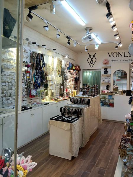 Cho thuê cửa hàng mặt phố 35 Đặng Văn Ngữ, Trung Tự, Đống Đa, Hà Nội 14084326