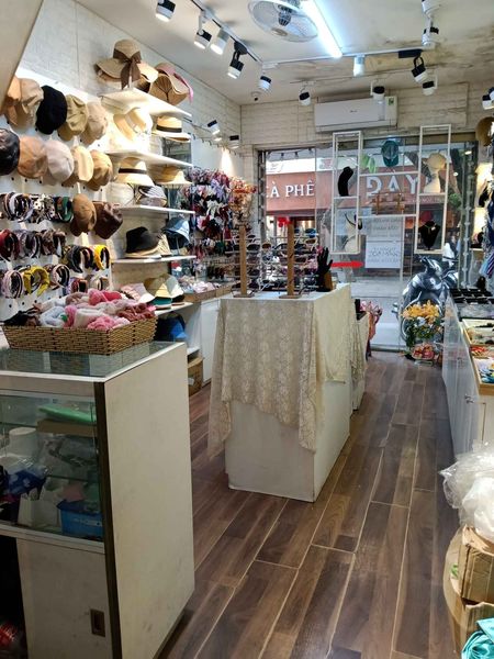 Cho thuê cửa hàng mặt phố 35 Đặng Văn Ngữ, Trung Tự, Đống Đa, Hà Nội 14084326