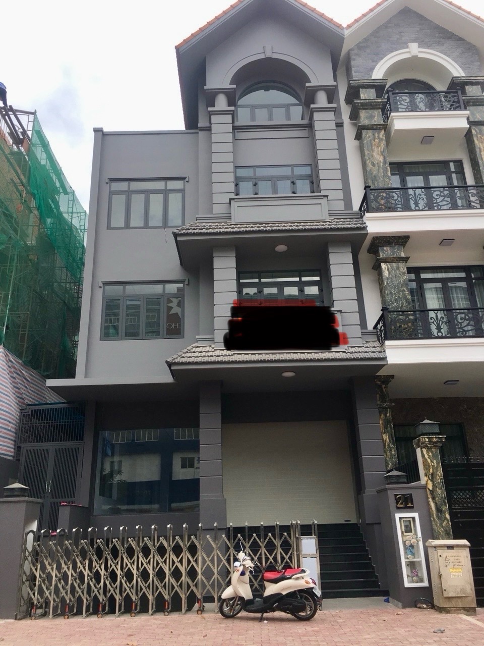 Cho thuê nhà nguyên căn 10x20m hầm, trệt, 2 lầu, sân thượng khu Him Lam Quân 7 14084375