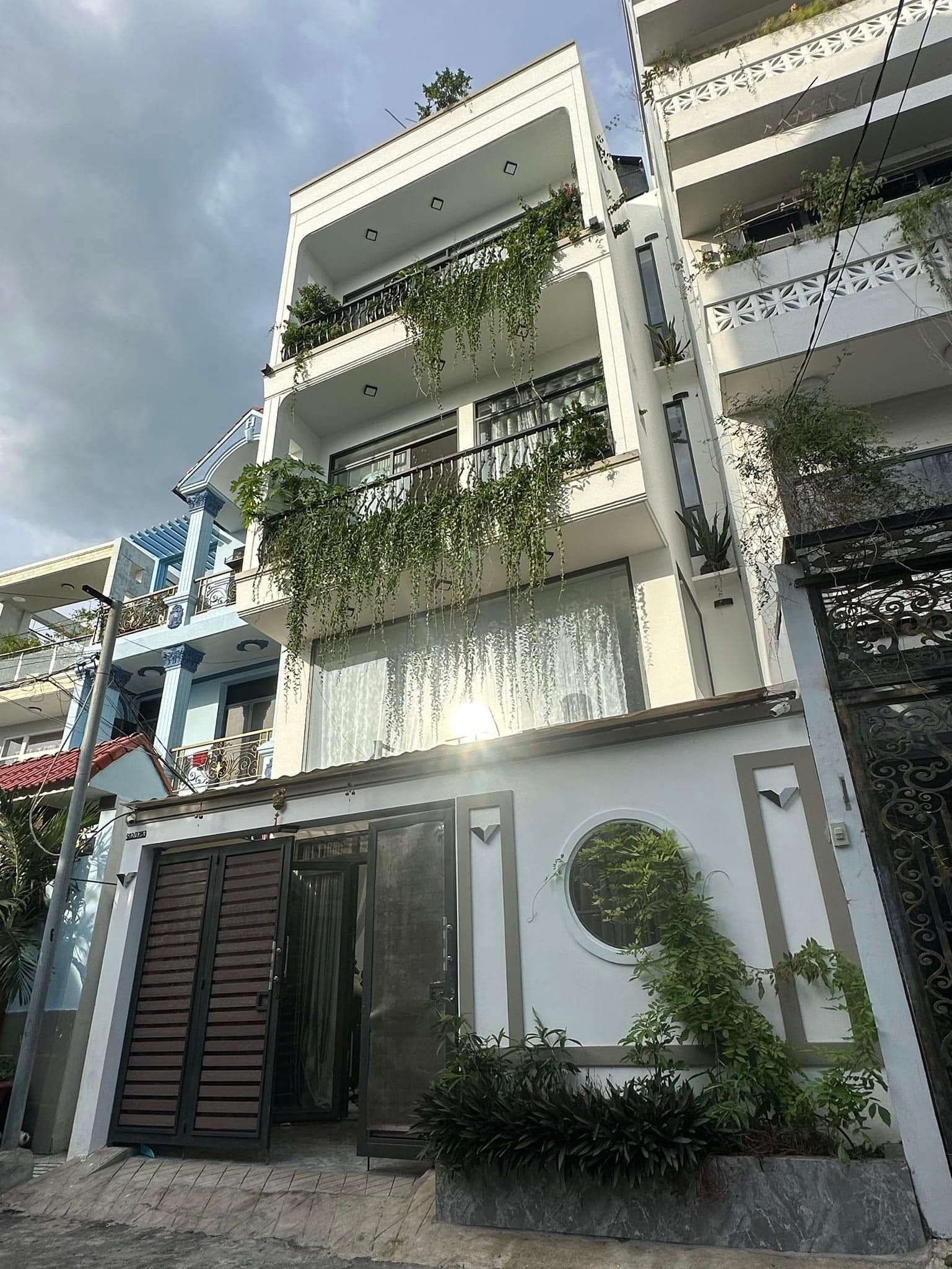 CHỦ MUỐN BÁN NHANH -NHÀ PHỐ ĐẸP LUNG LINH. HẺM ÔTÔ 6M - HẺM ĐẸP NHẤT QUẬN 7-502/ HUỲNH TẤN PHÁT . 14088286