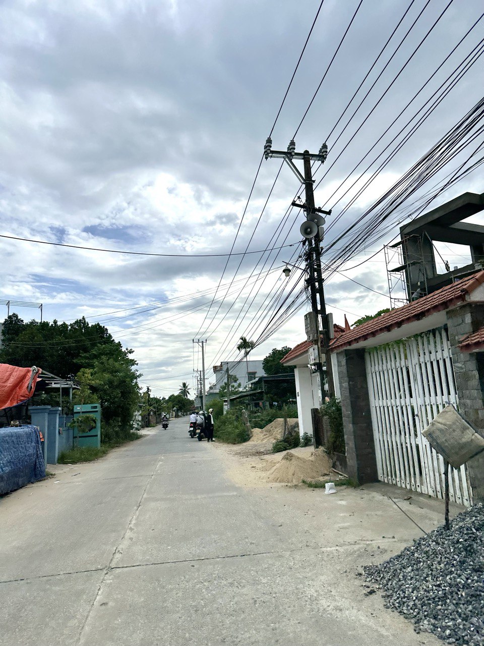 Cần bán đất khu vực Điện Thọ , mặt tiền đường nhựa 7,5m cách TT Vĩnh Điện 3km 14090164