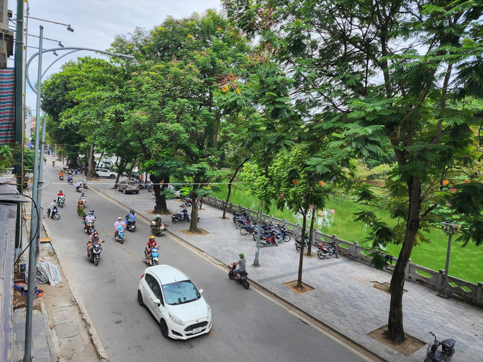 Cho thuê cửa hàng vị trí đắc địa tại số 9 Nguyễn Thái Học, phường Quang Trung, Thị xã Sơn Tây. 14096593