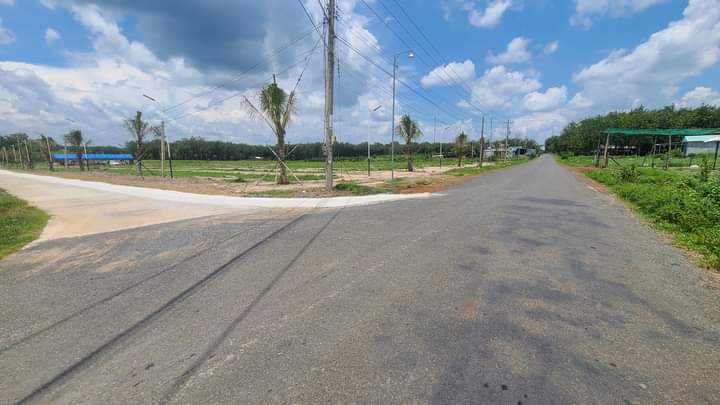 Đất thị xã Chơn Thành 2tr/m2 sổ sẵn đường nhựa 32m 14097600